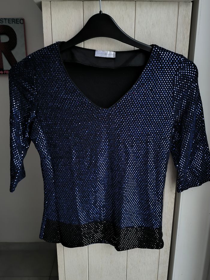 T shirt manches courtes à strass Col V doublé - photo numéro 2