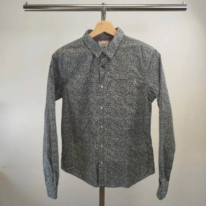 Chemise IKKS à motif blanc et noir - style léopard. A449