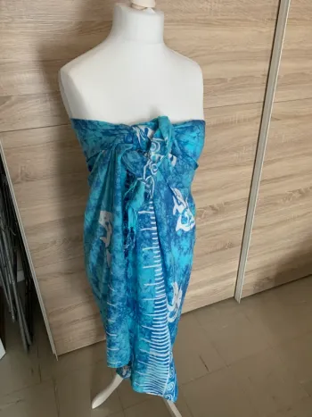 Paréo bleu turquoise dauphins