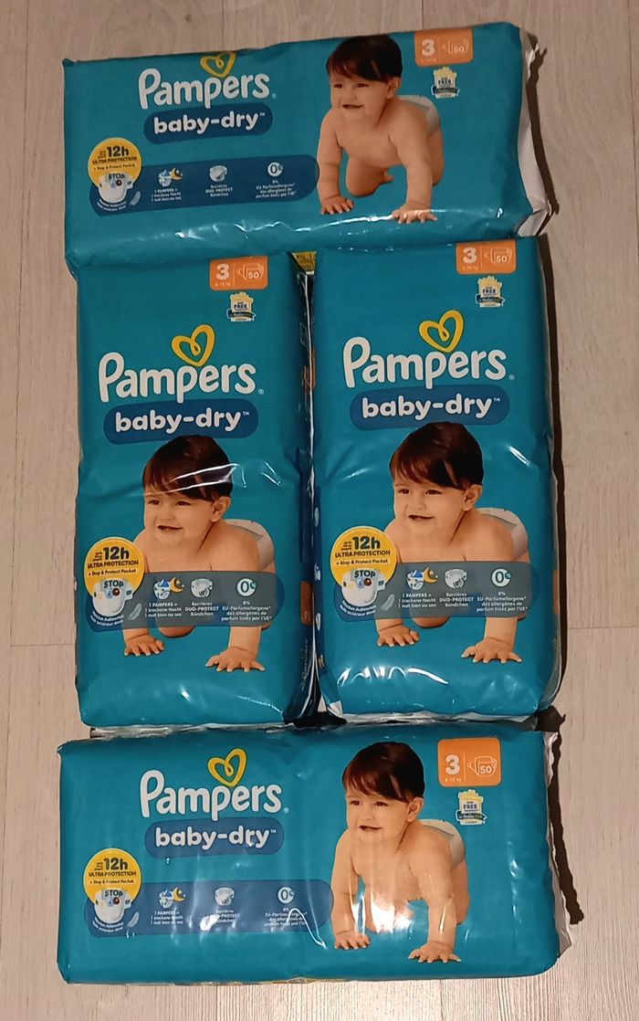 200 Couches Pampers Baby dry taille 3 - (4 paquets) - Neufs
