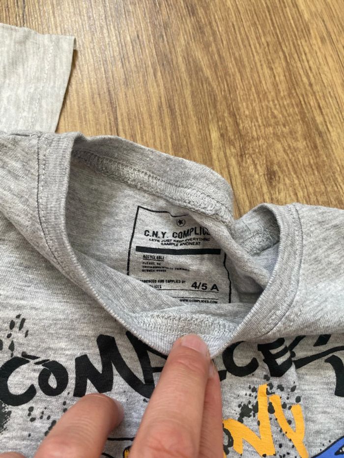 Lot t shirts 5 ans ete - photo numéro 3