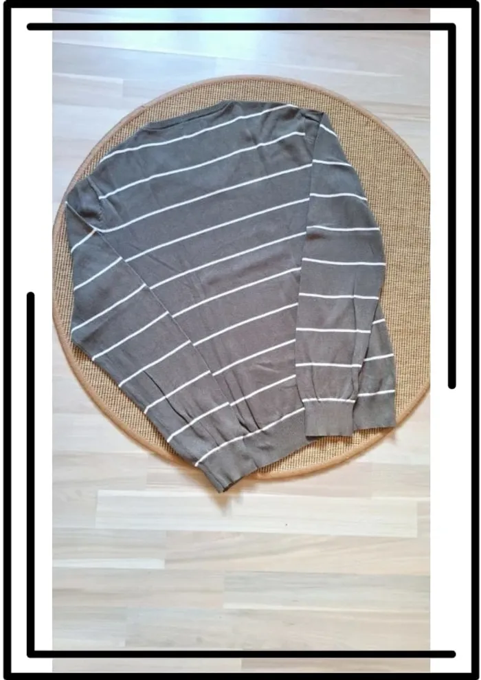 Joli pull rayé homme taille M - photo numéro 4
