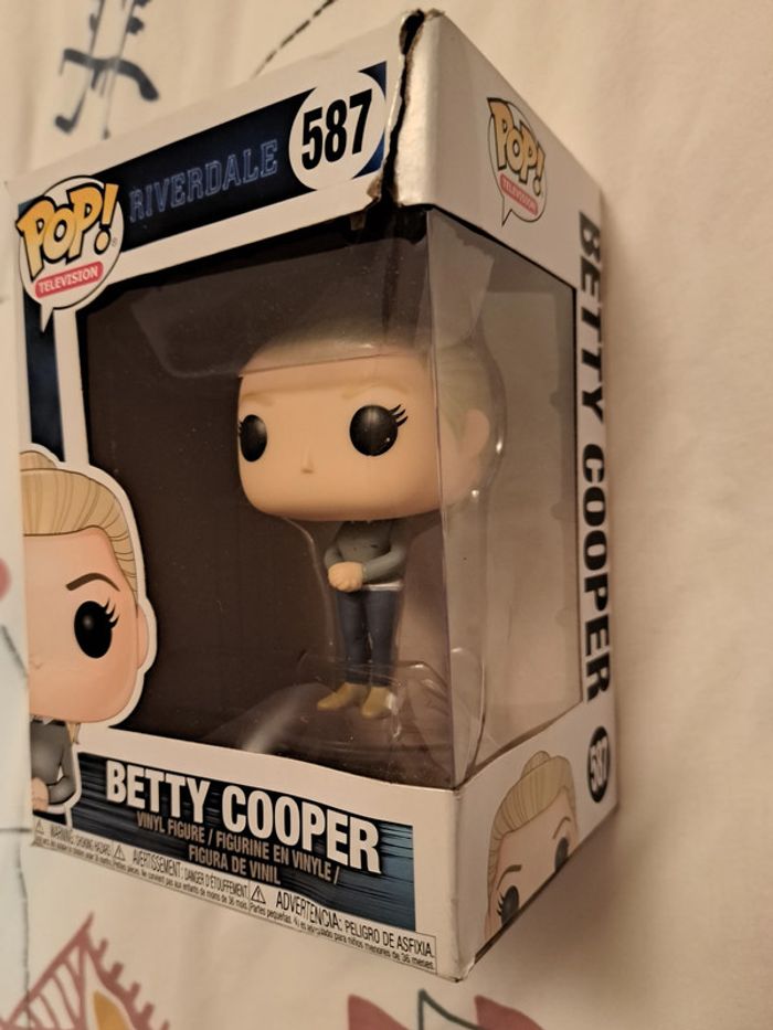 Figurine Funko Pop Betty Cooper (Serie Riverdale) - photo numéro 14