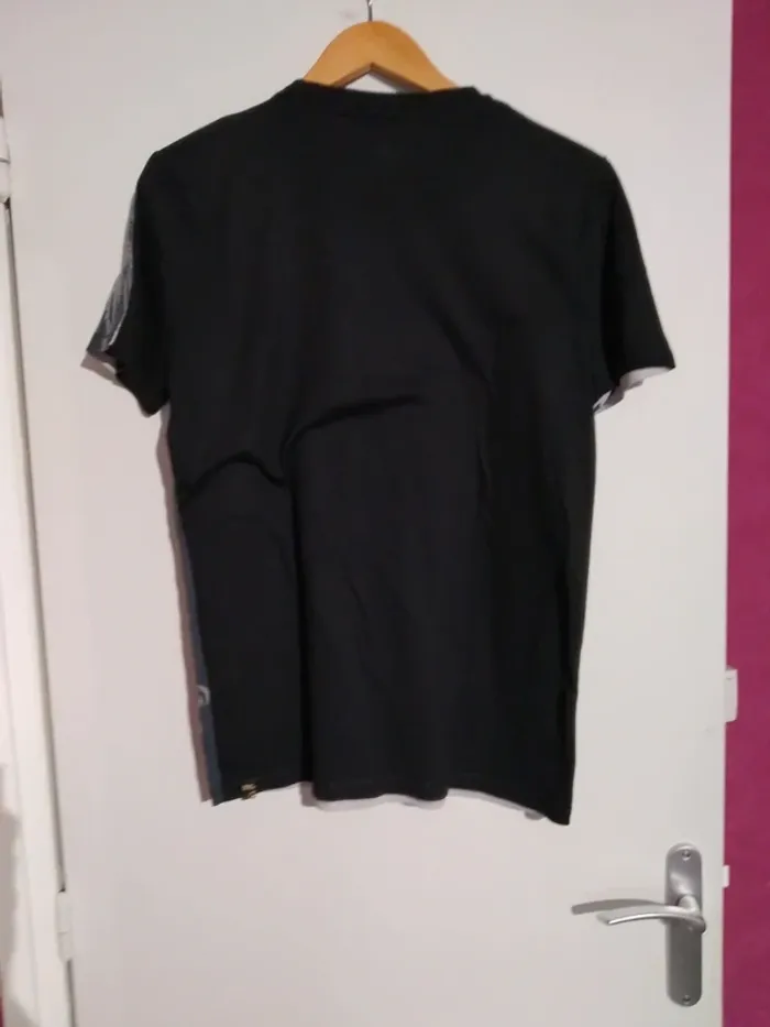 T-shirt taille M - photo numéro 2