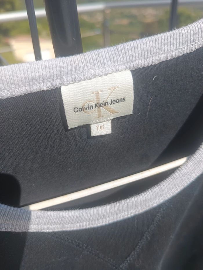 T-shirt manches longues Calvin Klein authentique - photo numéro 2