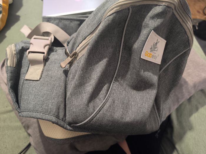 Porte bébé avec siège - photo numéro 2