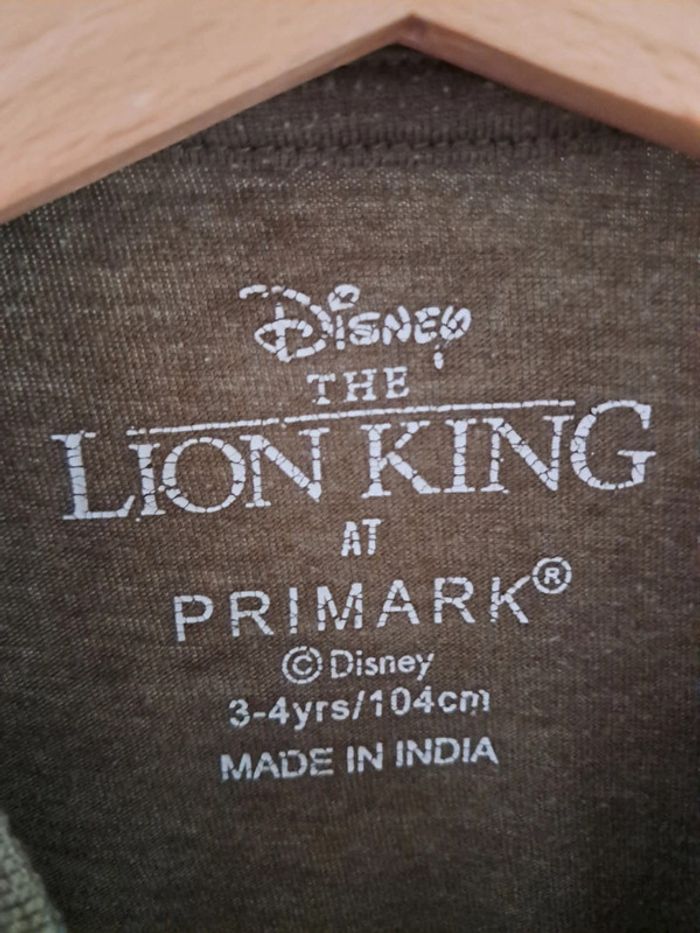 Tee shirt roi lion kaki 4 ans 104cm tbe - photo numéro 2