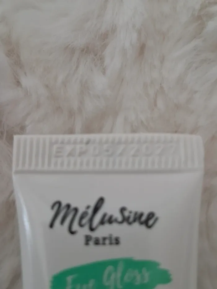 Eye Gloss pour des paupières brillantes ou effet mouillé - photo numéro 2