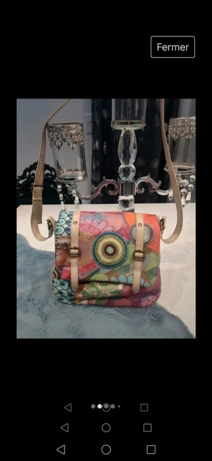 Sac desigual bon état il juste une marque de stylo à intérieur