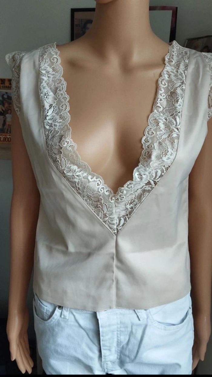 Superbe top haut blouse beige effet dentelle taille 34/36 - photo numéro 3