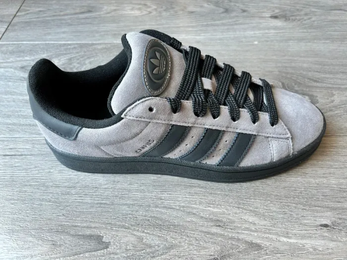 Baskets Adidas Campus Taille 45 1/3 Neuves - photo numéro 4