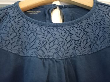 Blouse bleue dentelle Vertbaudet