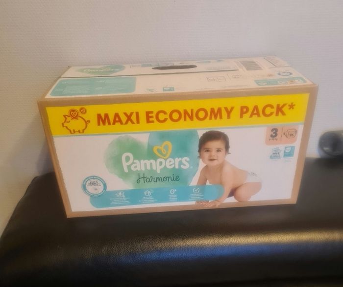 Maxi pack pampers harmonie taille 3 de 96 couches NEUF