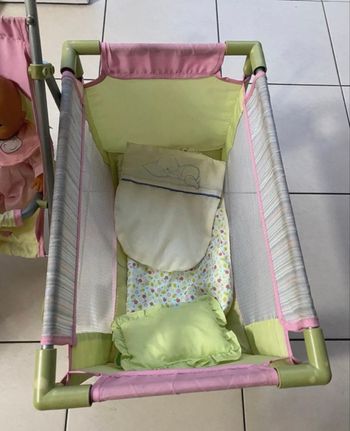 Lot poussette lit et poupée 