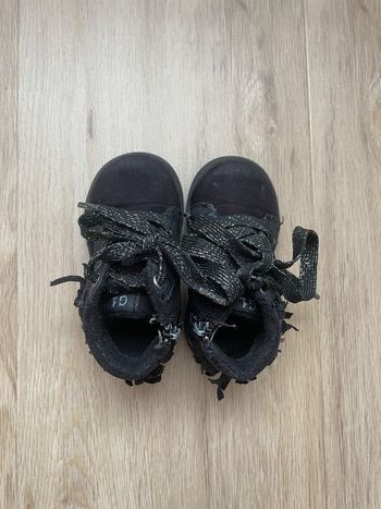 Chaussures noires bébé fille 20