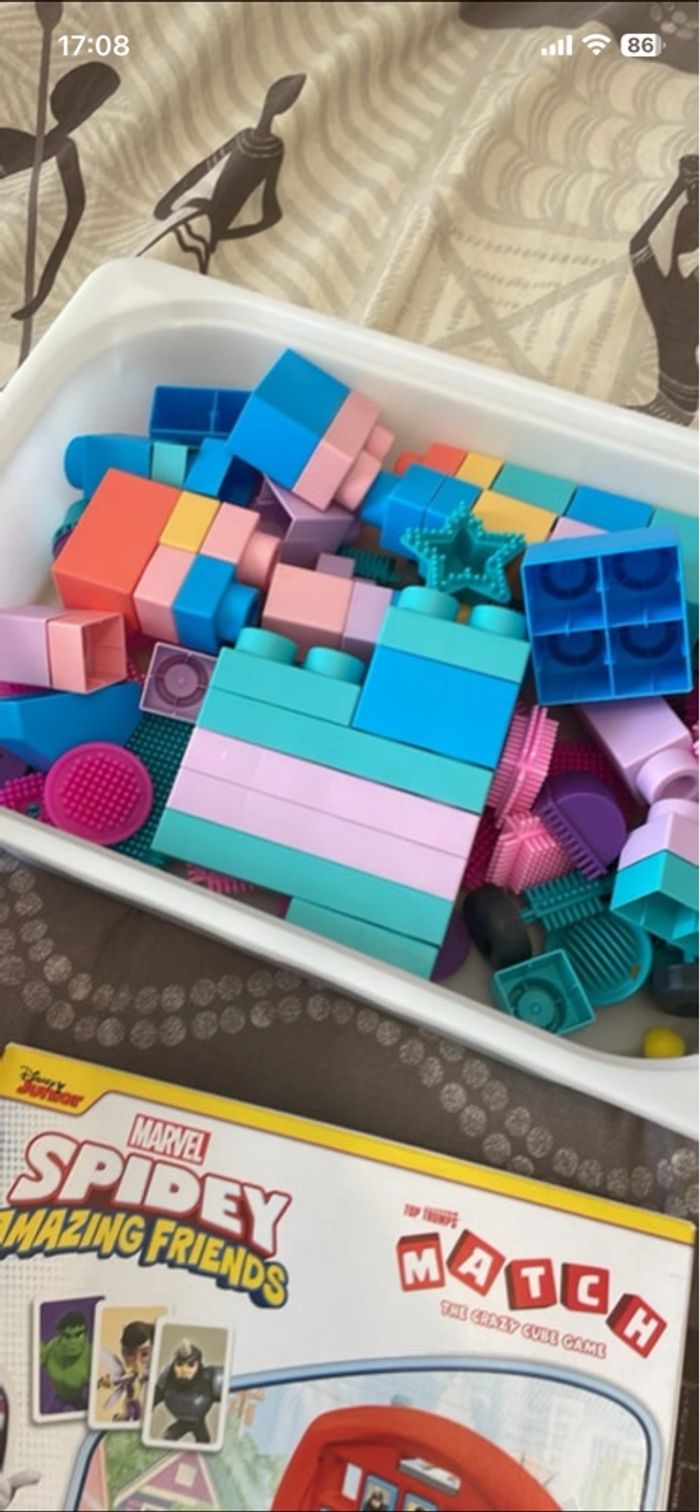 Lot de jouets - photo numéro 2