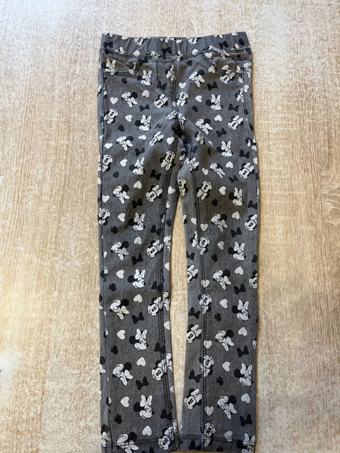 Jegging Minnie