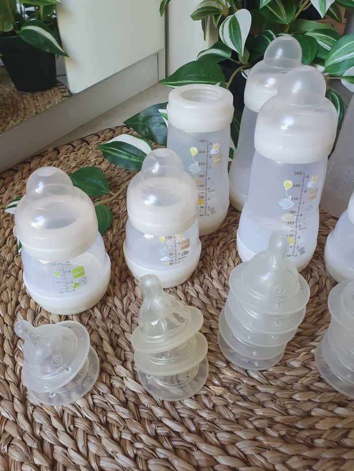 Lot de 9 biberons MAM + tétines - photo numéro 2