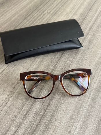 Lunettes Yves Saint Laurent + étui