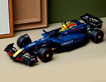 F1 redbul technic ( identique à celui de la marque)