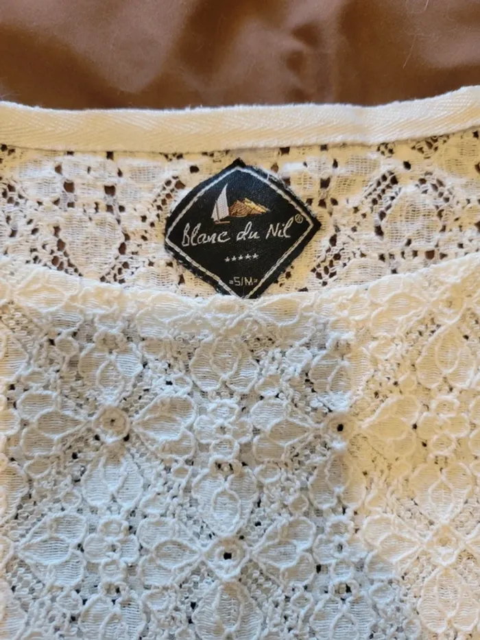 Haut en dentelle - photo numéro 2