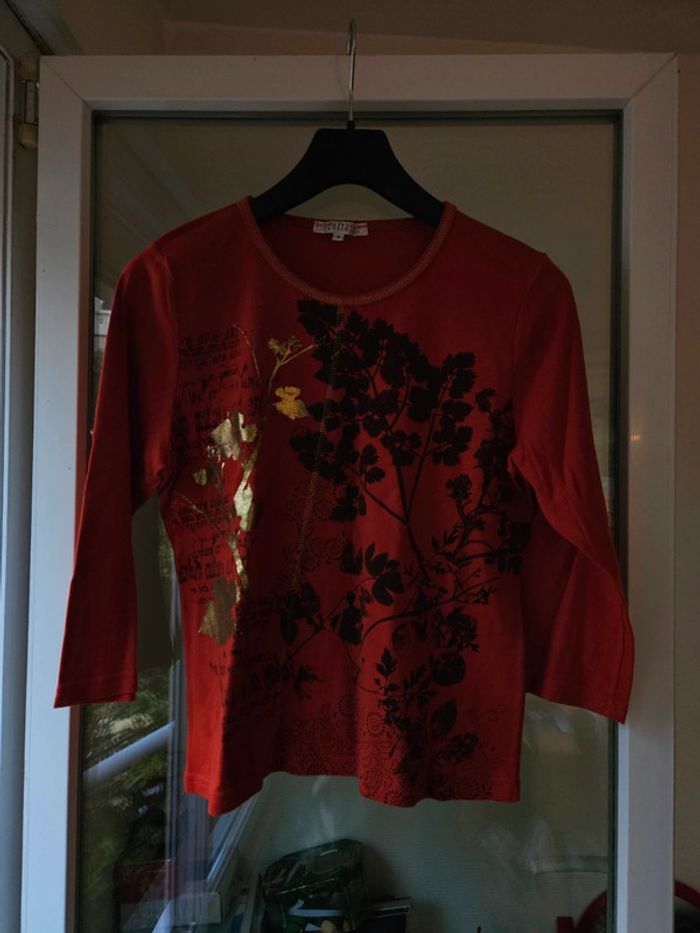 T-shirt orange à motif vintage