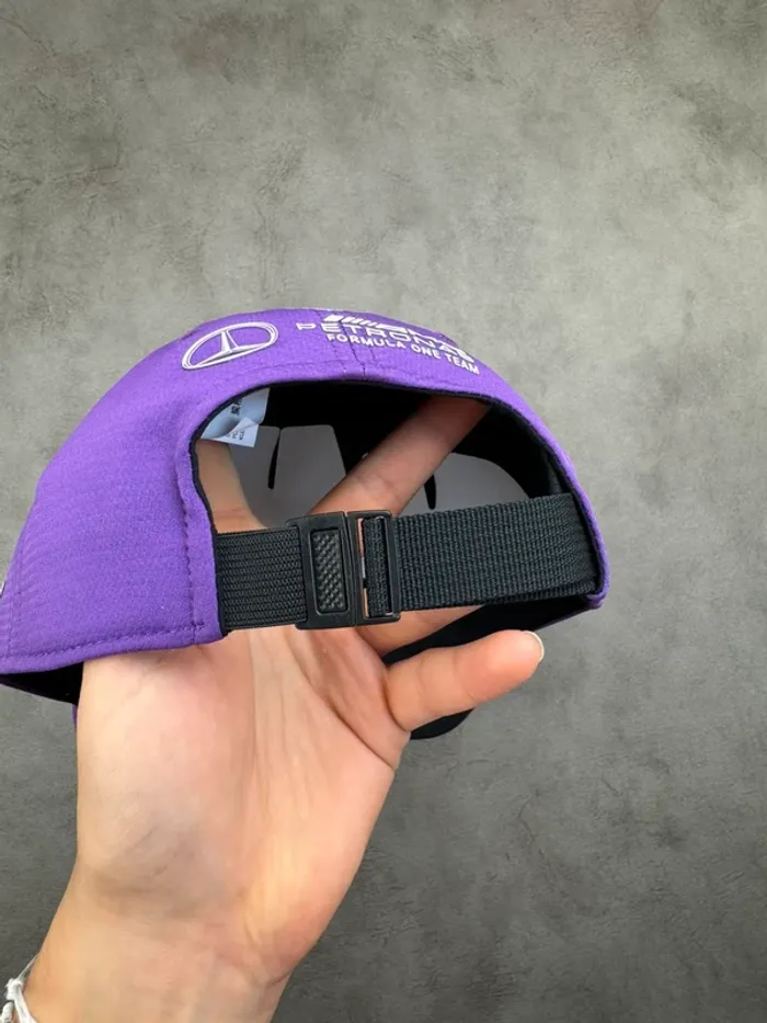 Casquette Mercedes F1 Gran Turismo Violette neuve - photo numéro 5
