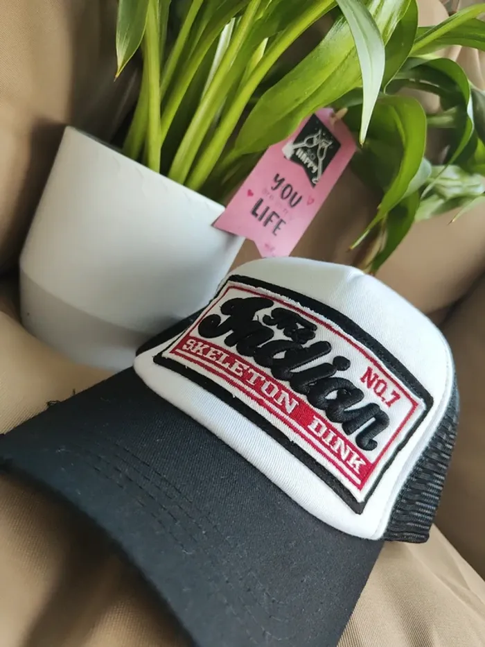 Casquette Trucker The Indian noire