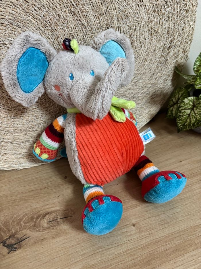 Doudou éléphant gris rouge écharpe verte tex - photo numéro 4