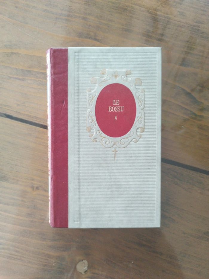 Le bossu Tome 4 édition Famot