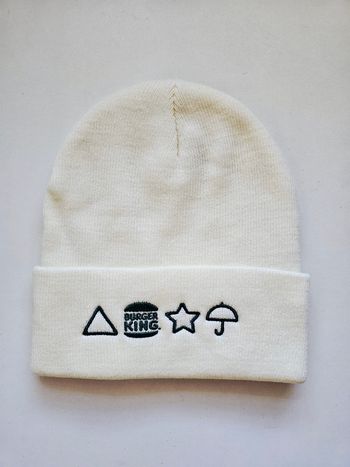 Bonnet brodé Squid Game / Burger King | Blanc-crème & vert | Neuf