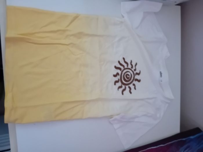 Tee-shirt taille 8 ans