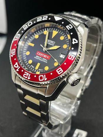 Montre  custom 42mm automatique verre saphir