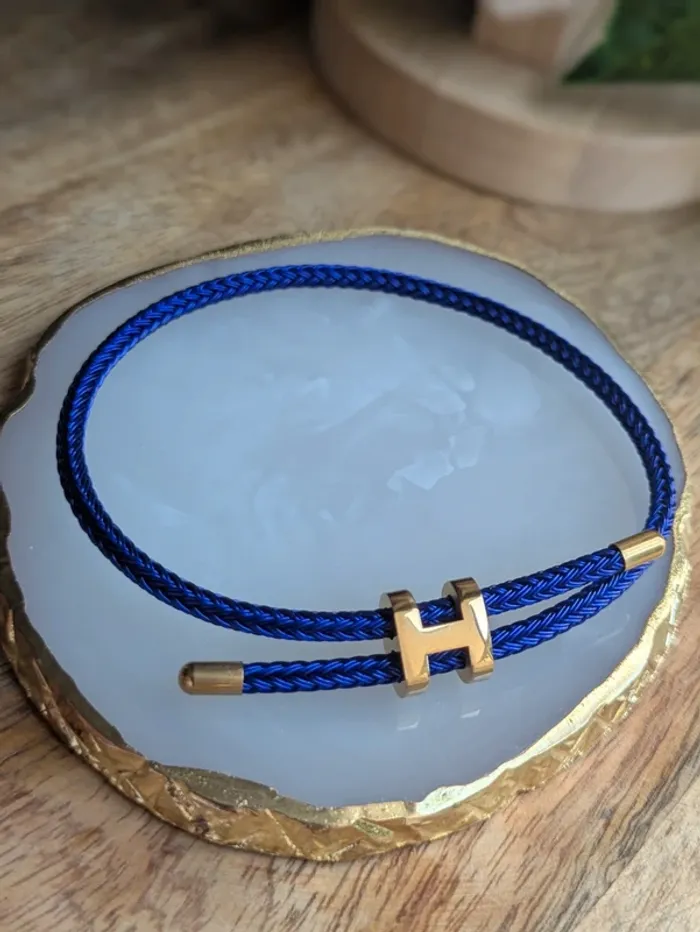 Bracelet en cordon H bleu roi