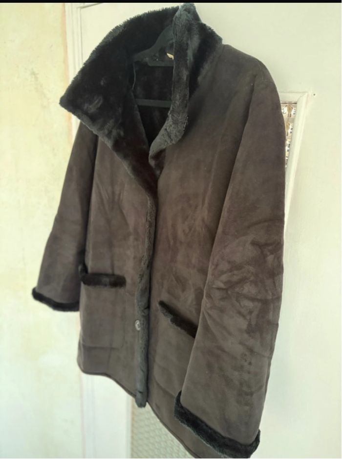 Manteau avec fourrure à l’intérieur - photo numéro 4