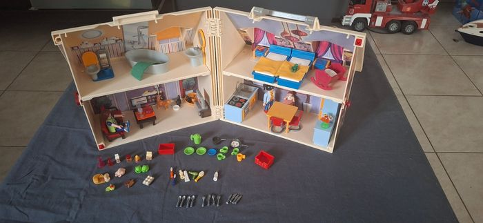 🏠 Maison Playmobil Portative + Mobilier + 3 Personnages + Nombreux Accessoires