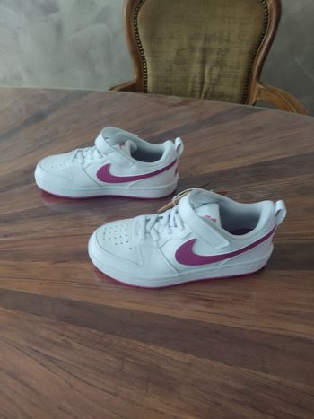 Baskets Nike T 32