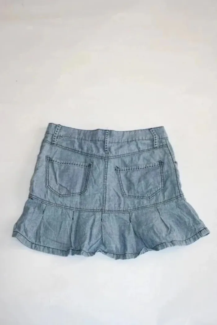 Jupe en jeans H&M taille 134 (environ 8/9 ans) - photo numéro 2