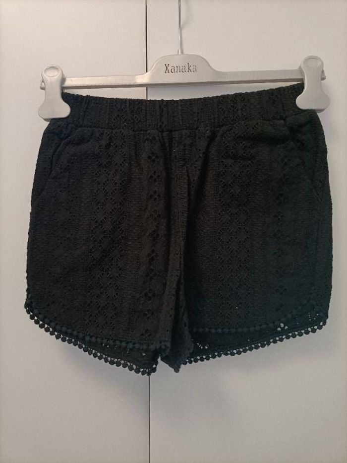 Short noir