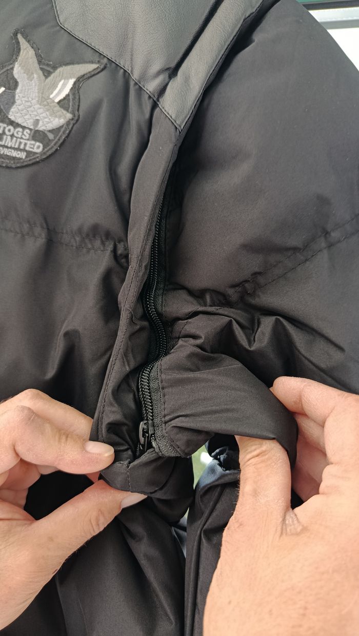 Doudoune Chevignon noire - photo numéro 4