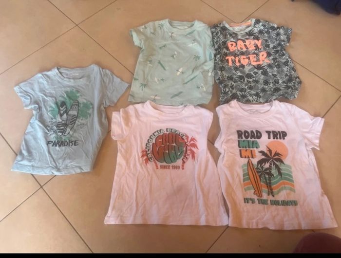 5 t-shirt taille 4 ans