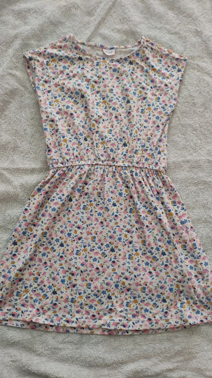Robe à fleurs tape à l'oeil 8 ans blanc rose bleu