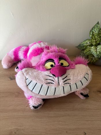 Doudou chat cheshire rose Alice au pays des merveilles Disney store