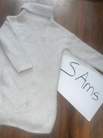 Robe pull blanche col roulé