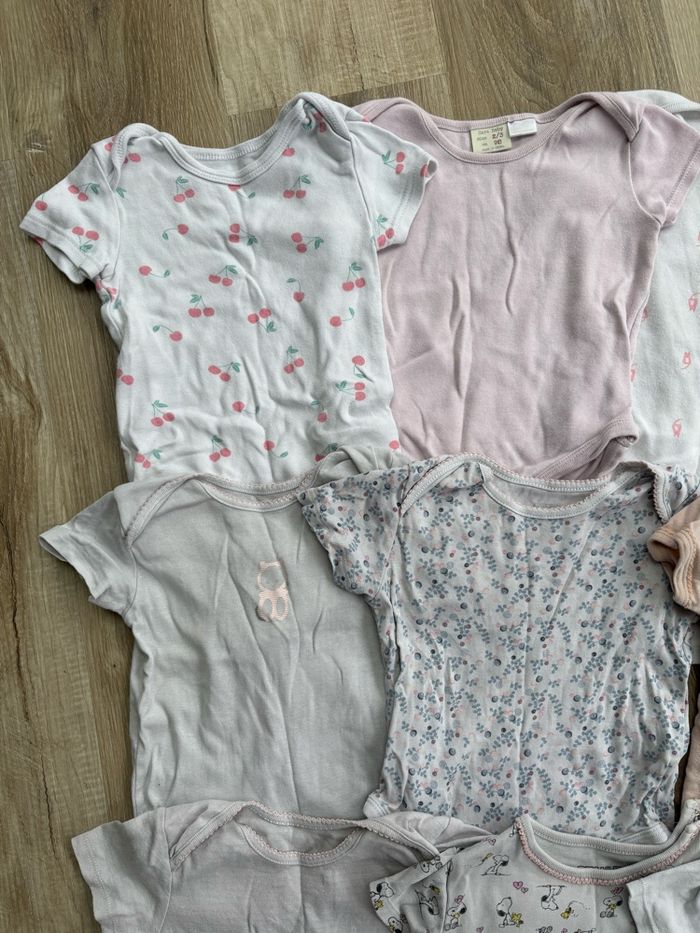 Lot 15 bodies fille taille  2-3 ans - photo numéro 5