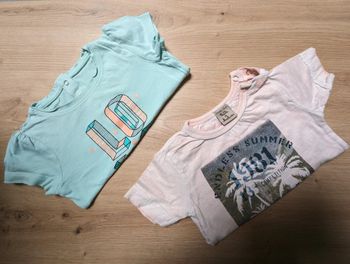 Lot t shirt fille, 1 an