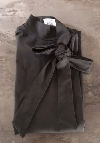 Top débardeur noir avec col à noeud Mia Soana 2