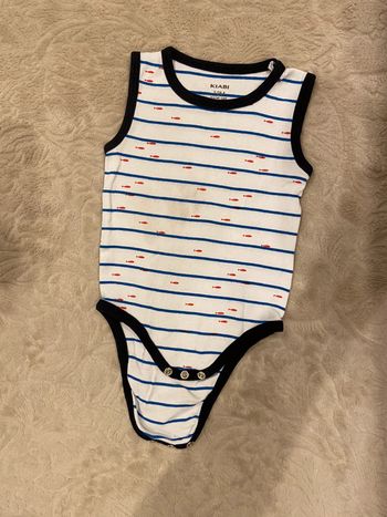 Bodies garçon 12 mois taché