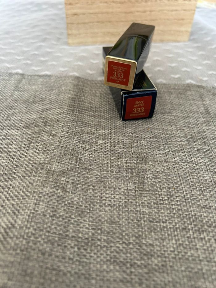Rouge à lèvre Estée Lauder neuf Numéro 333 - photo numéro 4