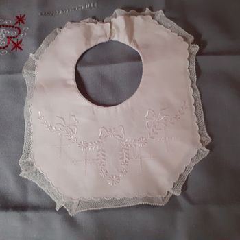 Ancien Bavoir brodé *années 50
